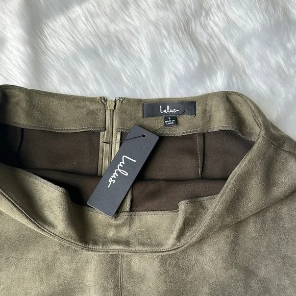 NWT  LULUS Button-Up Shirt and Olive Skirt size L - Picture 7 of 12
